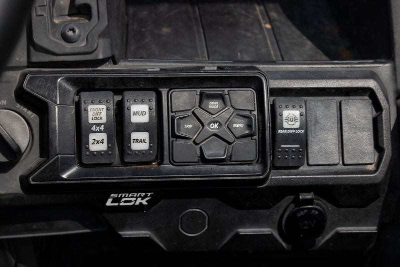 USED 2023 CAN-AM DEFENDER MAX XMR HD10 Image 24