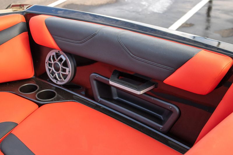 2023 AXIS A24Image 19