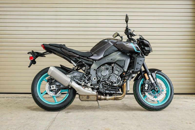 2024 Yamaha MT10  MIDNIGHT CYANImage 15