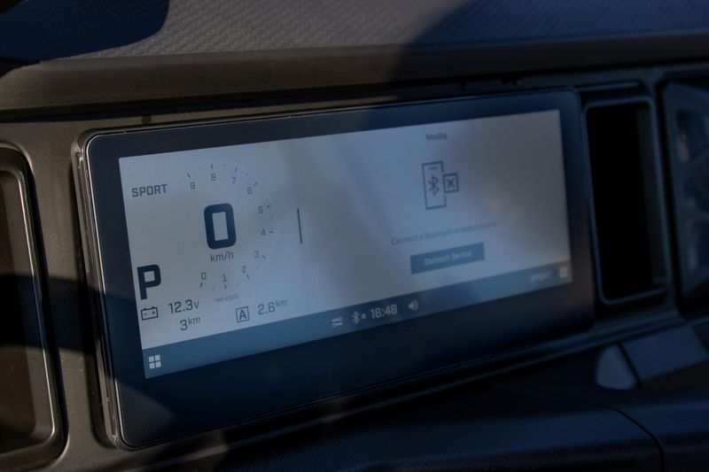 NEW 2026 CAN-AM DEFENDER XT HD11 WITH 1025 INCH TOUCHSCREEN Image 32