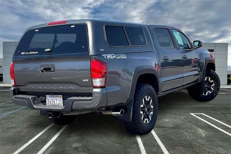 2017 Toyota Tacoma TRD Off-RoadImage 13
