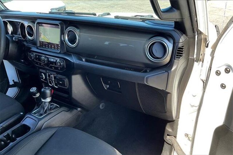 2023 Jeep Gladiator Overland photo 15