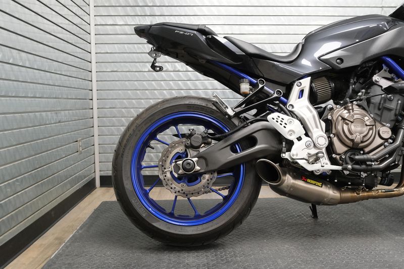 USED 2015 YAMAHA FZ07 Image 12