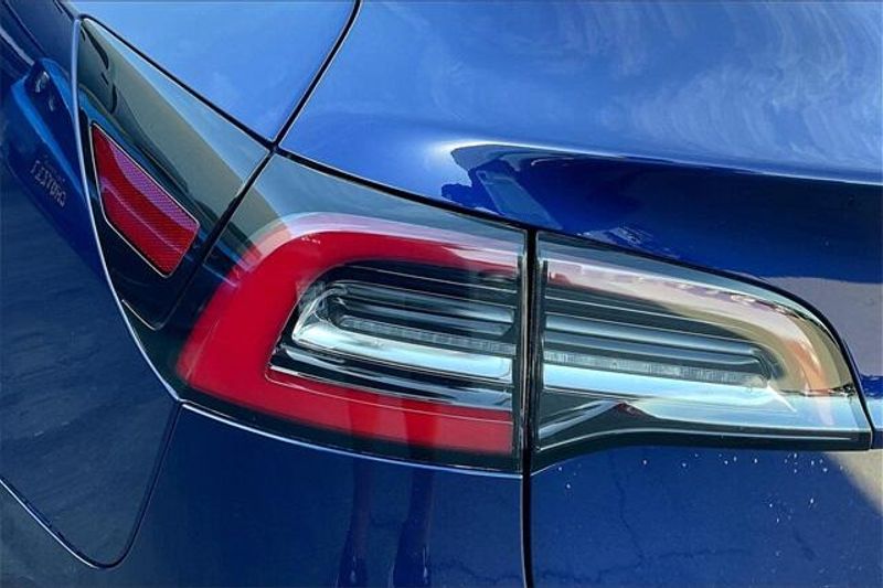 2018 Tesla Model 3 Long RangeImage 28