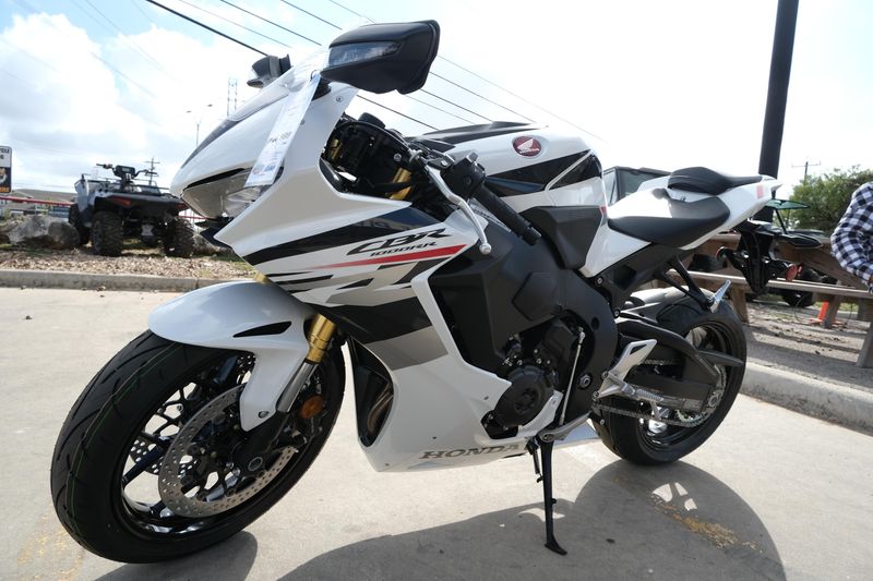 2025 Honda CBR1000RR ABS PEARL WHITEImage 7