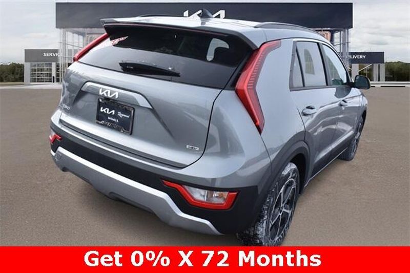 New 2025 Kia Niro LXImage 3