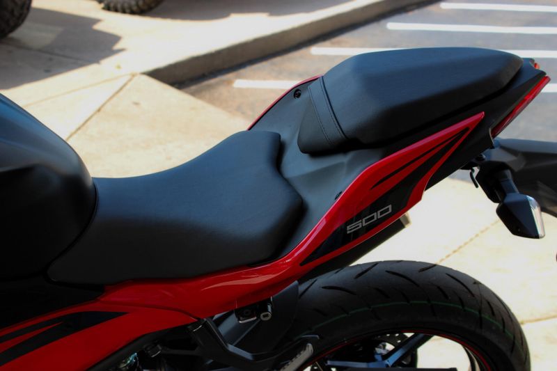 2025 Kawasaki NINJA 500 ABS PASSION RED AND METALLIC FLAT SPARK BLACK AND METALLIC MATTE DARK GRAY Image 19