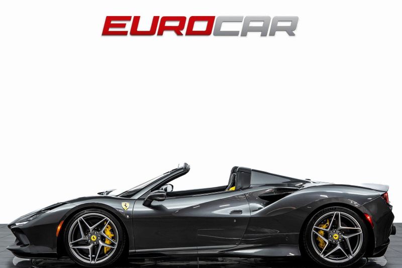 2022 Ferrari F8 Spider *HUGE CARBON OPTIONS * PASSENGER DISPLAY*Image 2
