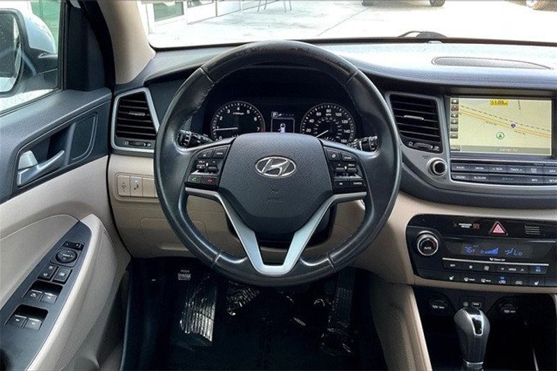 2016 Hyundai Tucson LimitedImage 4