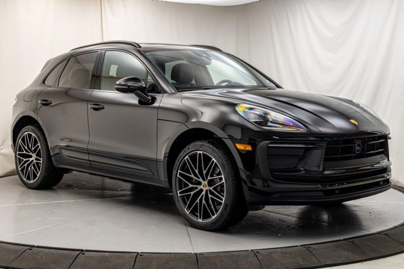 2024 Porsche Macan Image 8