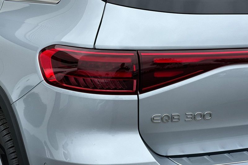 2024 Mercedes-Benz EQB 300Image 34