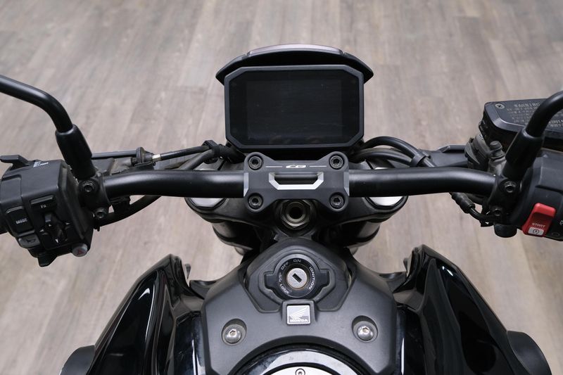 USED 2023 HONDA CB1000R Image 18