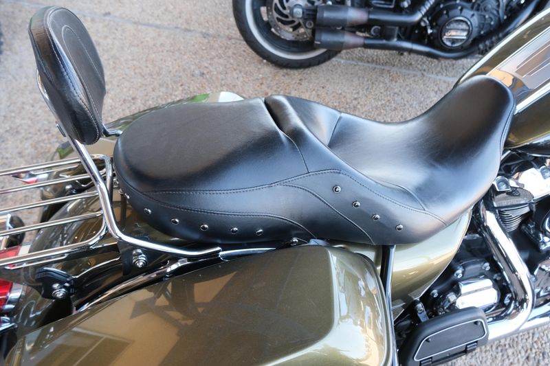 USED 2018 HARLEY ROAD KING Image 12