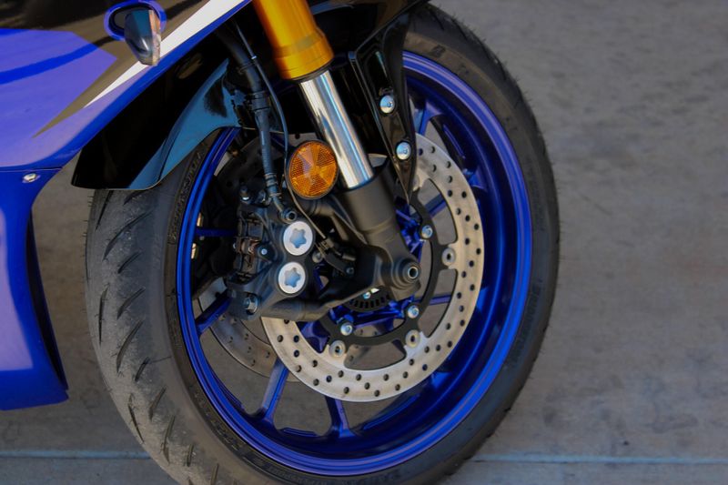 2025 Yamaha YZFR7 TEAM BLUE Image 13