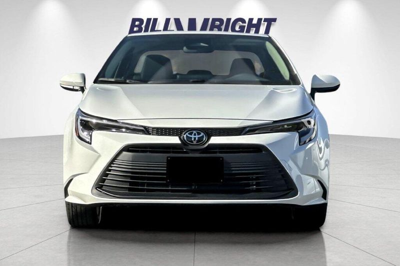 New 2027 Toyota Corolla Hybrid LEImage 8