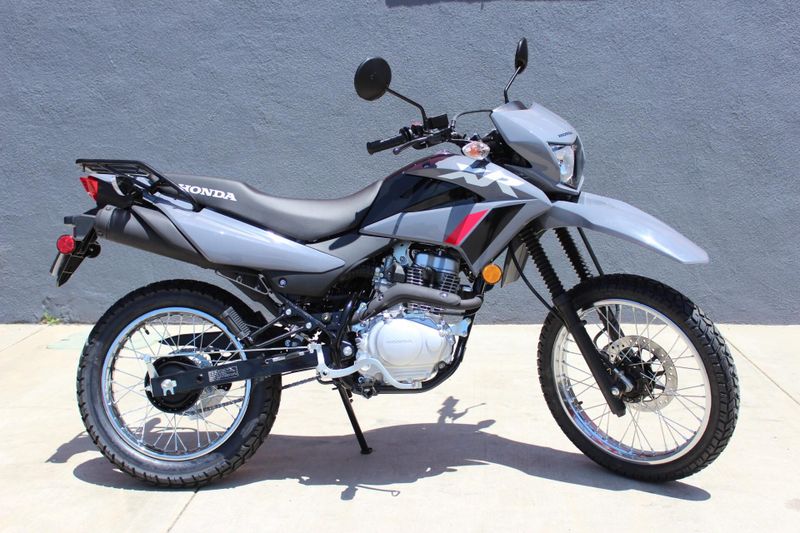 New 2025 Honda XR150L Image 3