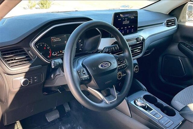 2020 Ford Escape SEImage 14