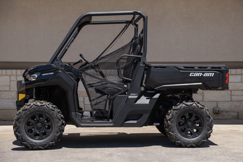 2025 Can-Am DEFENDER DPS HD9 STEALTH BLACKImage 6