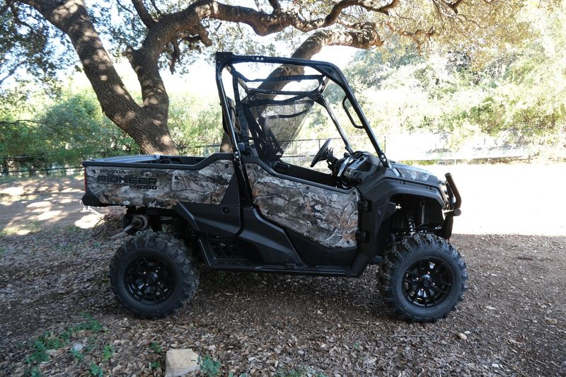 2025 Honda PIONEER 1000 FOREST TRUETIMBER ATERA CAMOImage 15