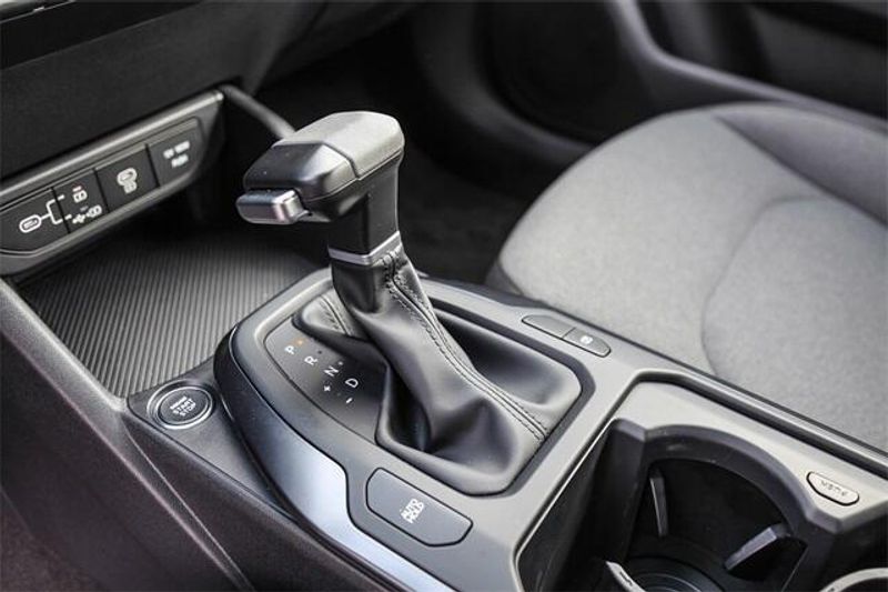 New 2025 Kia K4 LXImage 10