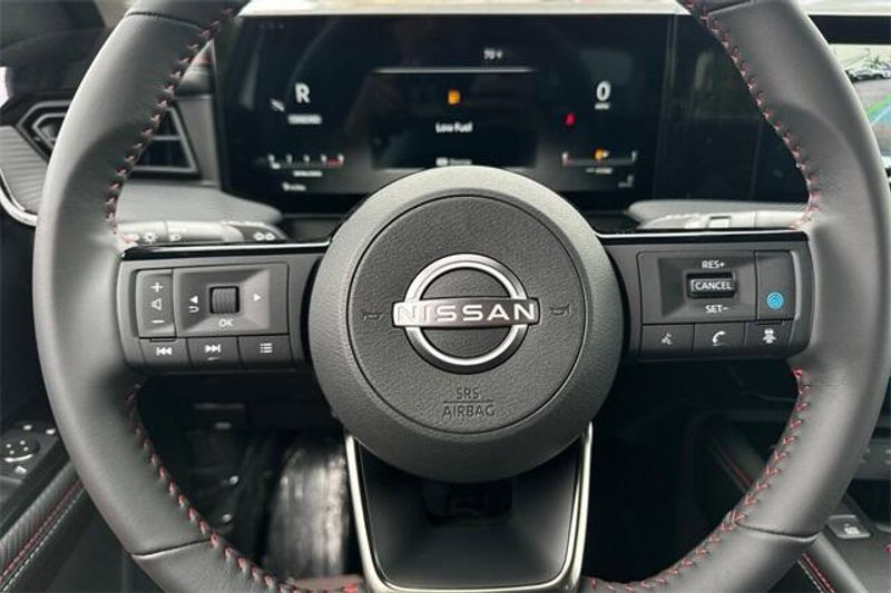 New 2025 Nissan Kicks SRImage 20