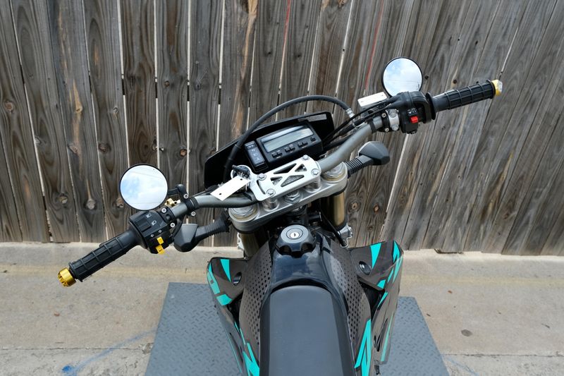 USED 2018 SUZUKI DRZ400SM Image 22