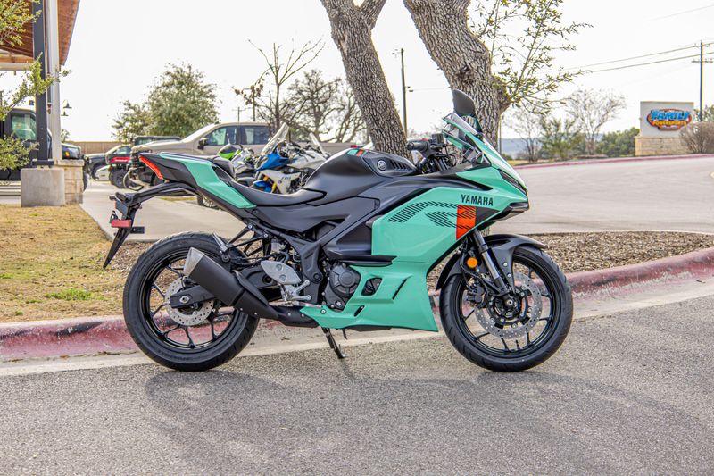 NEW 2026 YAMAHA YZFR3 ABS Image 16