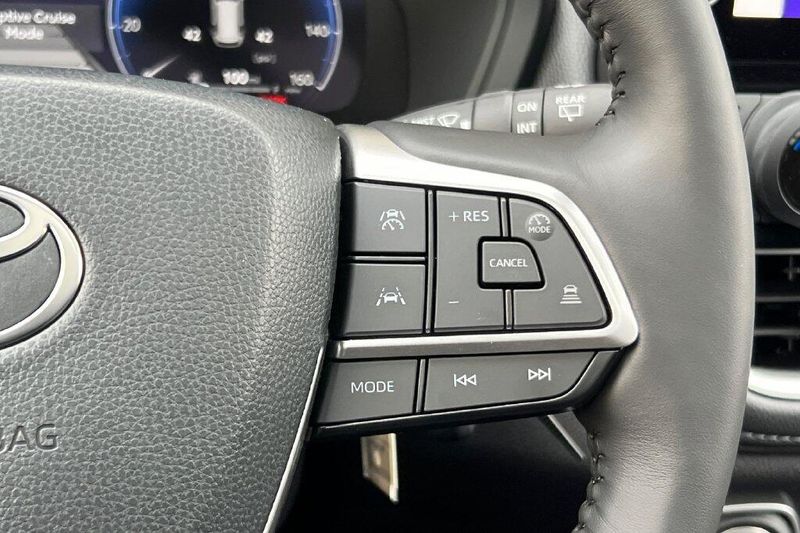 New 2026 Toyota Grand Highlander Hybrid Nightshade EditionImage 27