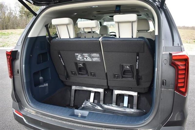 2025 Kia Carnival SX PrestigeImage 19