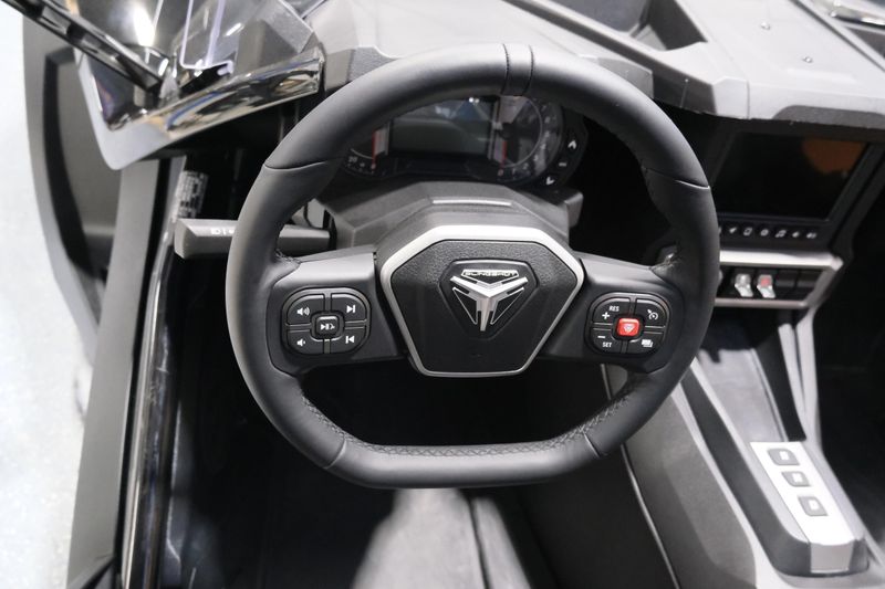 NEW 2025 POLARIS SLINGSHOT SL AUTODRIVE  in a JET BLACK exterior color. Family PowerSports (877) 886-1997 familypowersports.com 