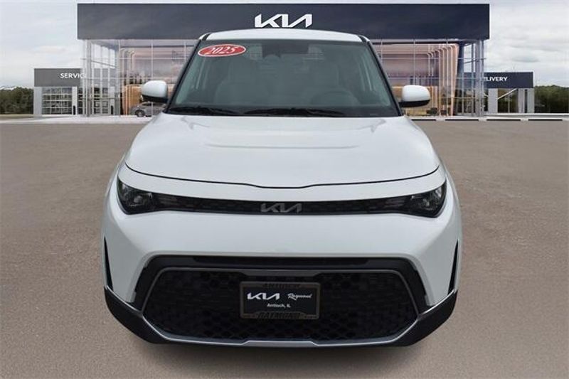 New 2025 Kia Soul LXImage 8