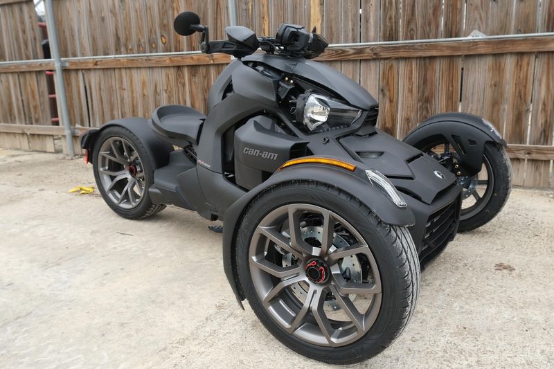 2025 Can-Am RYKER 900 BLACKImage 11