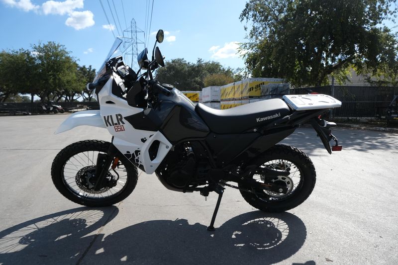 2025 Kawasaki KLR 650 ABS PEARL CRYSTAL WHITE AND METALLIC CARBON GRAYImage 1