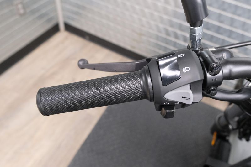 NEW 2026 HONDA REBEL 300 E-CLUTCH Image 18
