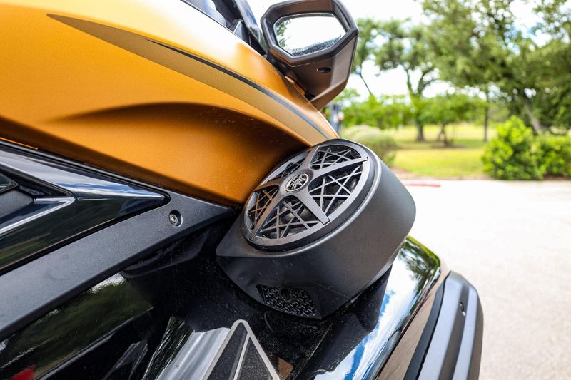 2025 Yamaha FX CRUISER HO WAUDIOCOPPERBLACK Image 4