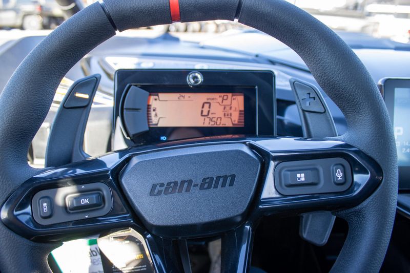 NEW 2026 CAN-AM MAVERICK R MAX X WITH SMARTSHOX 999T DCT Image 38