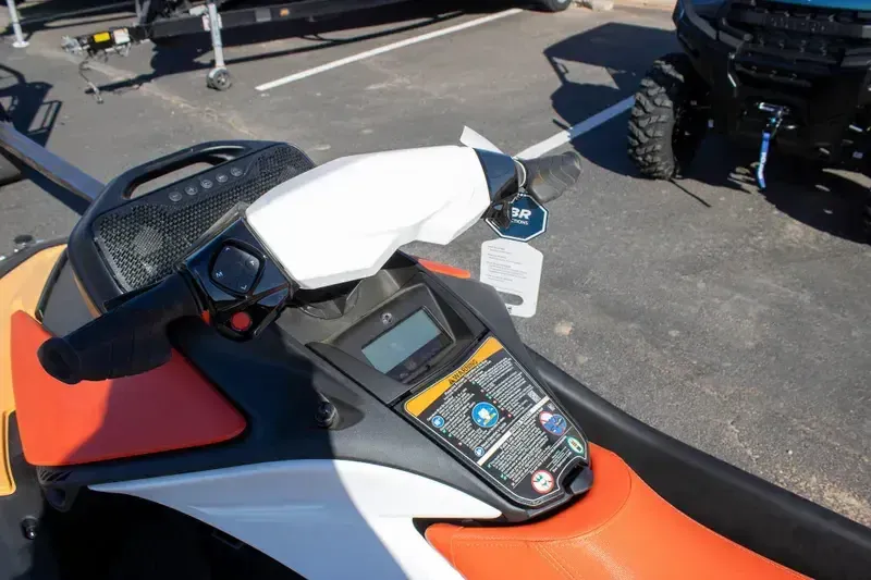 NEW 2026 SEADOO SPARK FOR 3 90HP CONVENIENCE PACKAGE WITH SOUND SYSTEM Image 8