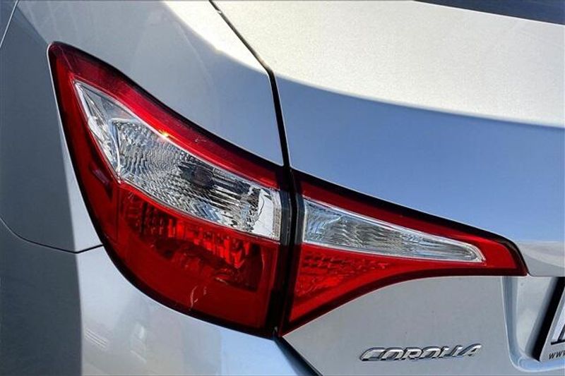 2016 Toyota Corolla LEImage 28