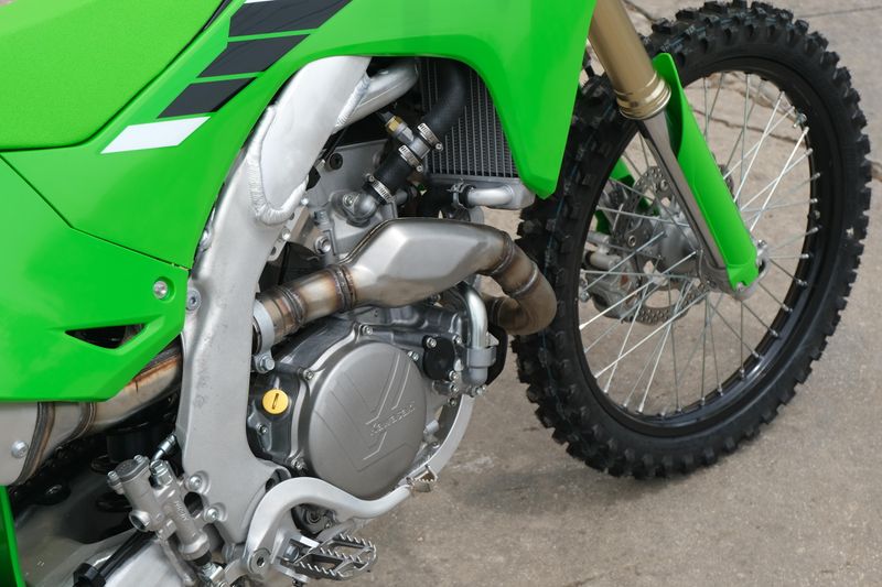 2025 Kawasaki KX450 LIME GREEN Image 10