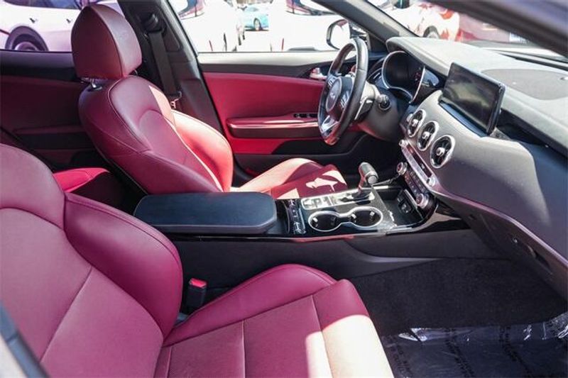 2022 Kia Stinger GT-LineImage 17