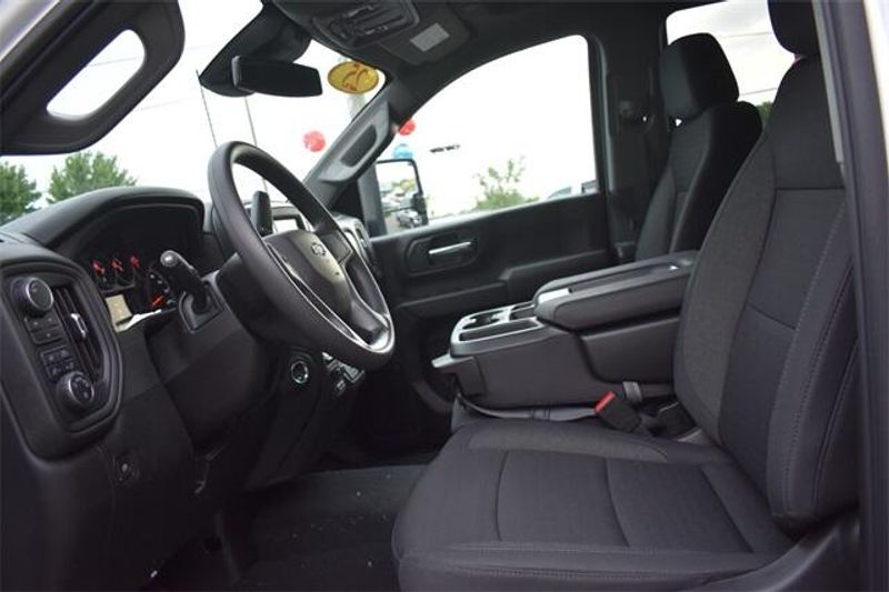 New 2025 Chevrolet Silverado 2500HD CustomImage 26