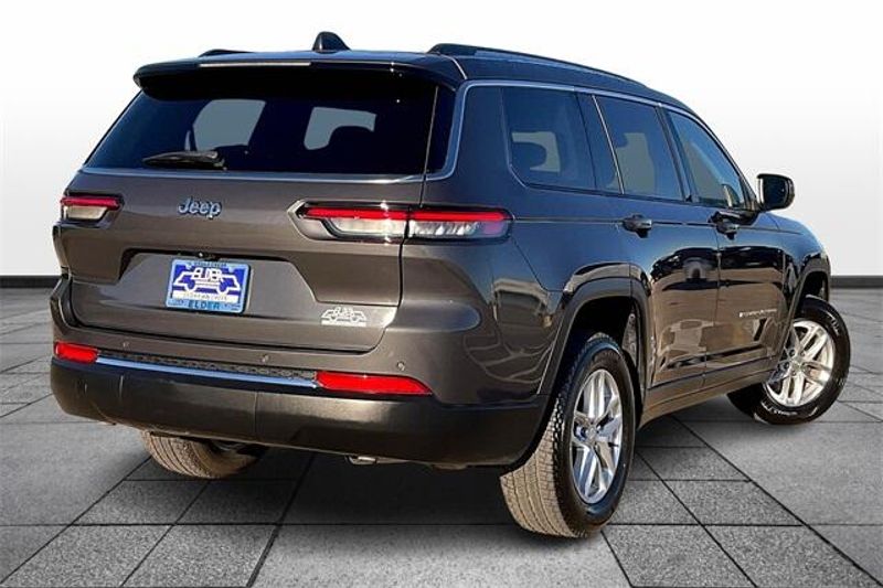 2022 Jeep Grand Cherokee L LaredoImage 13