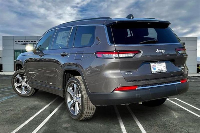 New 2025 Jeep Grand Cherokee L Limited 4x4Image 2