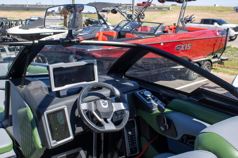 2023 MALIBU M220Image 13