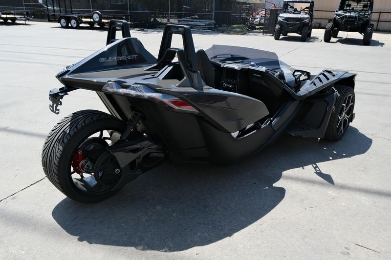 NEW 2025 POLARIS SLINGSHOT R AUTODRIVE Image 3