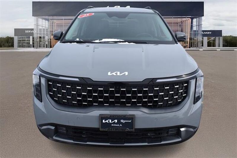 2025 Kia Carnival SX PrestigeImage 8