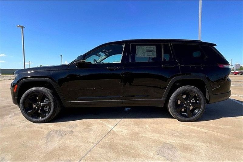 2024 Jeep Grand Cherokee L Limited 4x4Image 13