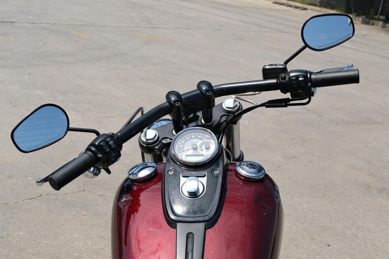 Used 2015 HARLEY DYNA FAT BOB MAROON Image 22