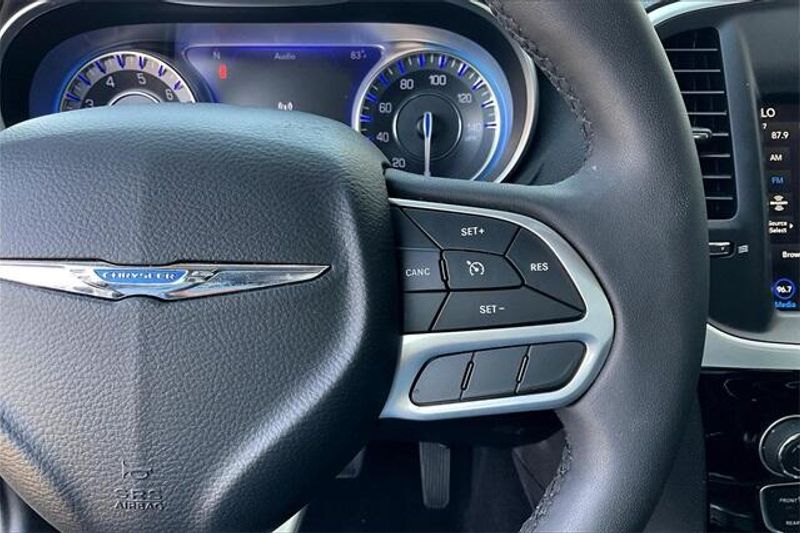Used 2023 Chrysler 300 TouringImage 19