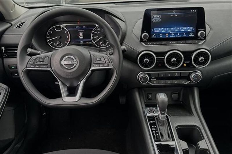 New 2025 Nissan Sentra SVImage 11